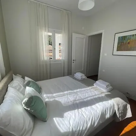 Happy * לאונידיון