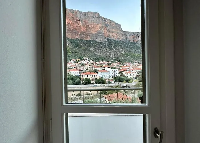 アパート Happy Leonídion